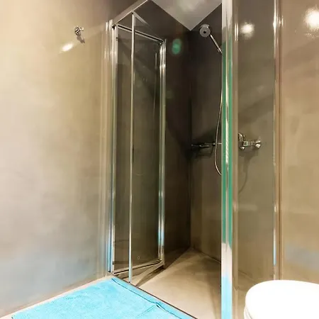 2 Bedroom Design In Center *