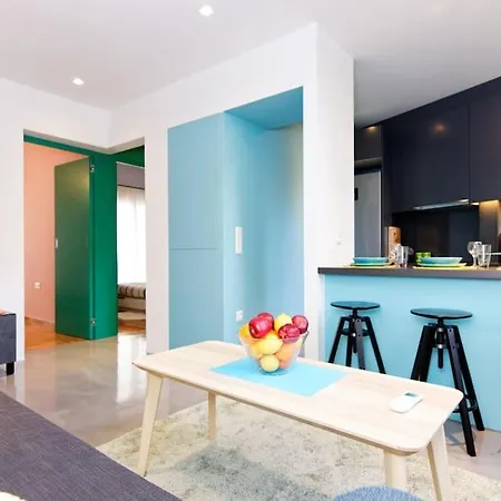2 Bedroom Design In Center Athens